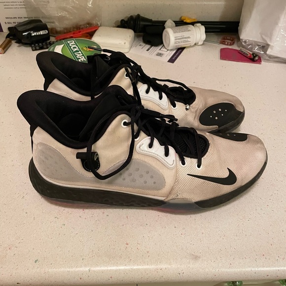 Nike Unisex KD Trey 5 VII TB Basketball Shoes - White/Black - Picture 2 of 4